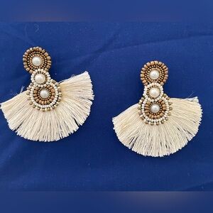 Pearl/silk earrings/NWOT/white&creme color